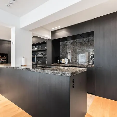 Hyper-luxeappartement, Zeezicht, Centrum, Airco, Optie Hotelservices דירה *